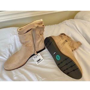 Dr Scholls | Tan lined cozy boots Size 8 NWT